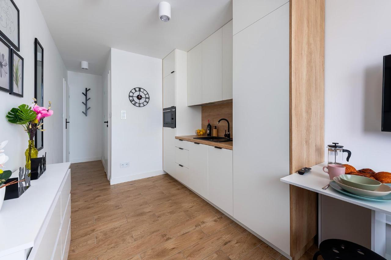 Sliska 3 - Studio - 100M Od Zlotych Tarasow Oraz 200M Od Dworca Centralnego, Piekny Widok Na Panorame Warszawy - Wifi - Smart Tv 55 Cali - Better Rental Varsóvia Exterior foto