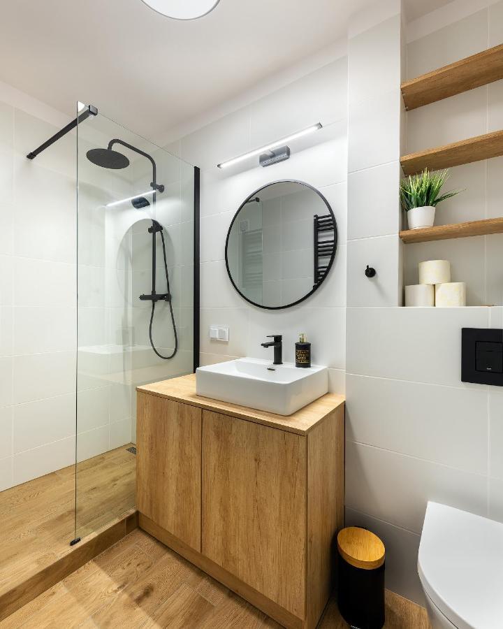 Sliska 3 - Studio - 100M Od Zlotych Tarasow Oraz 200M Od Dworca Centralnego, Piekny Widok Na Panorame Warszawy - Wifi - Smart Tv 55 Cali - Better Rental Varsóvia Exterior foto